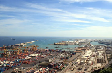 淺析海外商業港的建成，對散貨船等眾多航運企業的影響